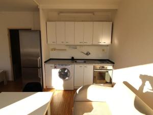 Pronájem bytu 1+kk, Praha - Karlín, Molákova, 36 m2