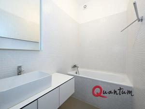 Pronájem bytu 2+kk, Praha - Holešovice, U průhonu, 54 m2