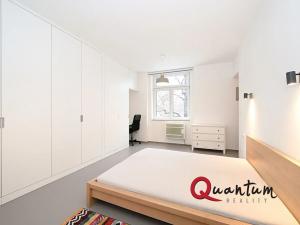 Pronájem bytu 2+kk, Praha - Holešovice, U průhonu, 54 m2