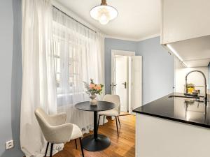 Prodej bytu 2+1, Praha - Malá Strana, Zámecká, 47 m2