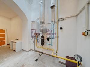 Pronájem obchodního prostoru, Jindřichův Hradec, nám. Míru, 525 m2