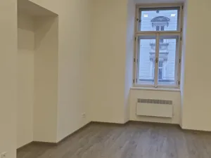 Pronájem bytu 2+kk, Praha - Smíchov, Nádražní, 52 m2