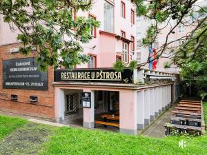 Pronájem restaurace, Praha - Strašnice, Gutova, 301 m2