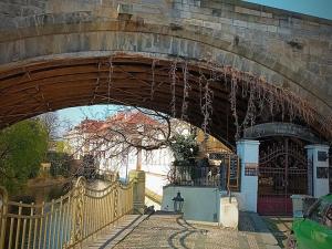 Pronájem bytu 2+1, Praha - Malá Strana, U lužického semináře, 74 m2