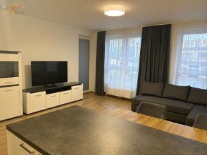 Pronájem bytu 2+kk, Praha - Vysočany, Oktábcových, 60 m2