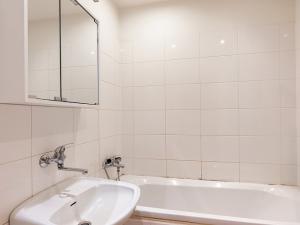 Prodej bytu 3+1, Praha - Chodov, V jezírkách, 70 m2