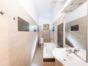 Pronájem bytu 2+1, Praha - Karlín, Pernerova, 43 m2