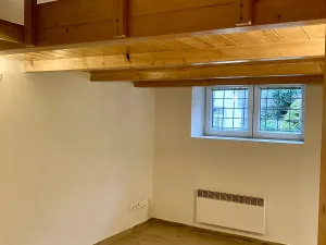 Pronájem bytu 1+kk, Praha - Smíchov, Plzeňská, 27 m2