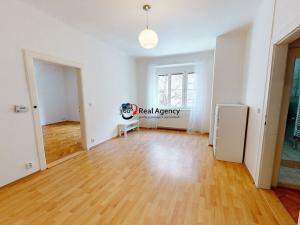 Pronájem bytu 2+1, Praha - Vršovice, Tolstého, 56 m2