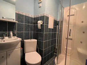 Pronájem bytu 1+1, Karlovy Vary, Maďarská, 36 m2