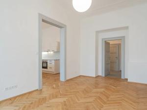 Pronájem bytu 4+kk, Praha, Křižíkova, 2 m2