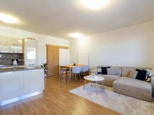 Pronájem bytu 3+kk, Praha - Čakovice, Bermanova, 81 m2