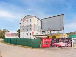 Prodej obchodního prostoru, Zlín, Bezručova, 1976 m2