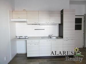 Pronájem bytu 1+kk, Praha - Smíchov, Křížová, 28 m2