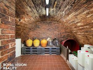 Prodej vinného sklepa, Březí, 142 m2