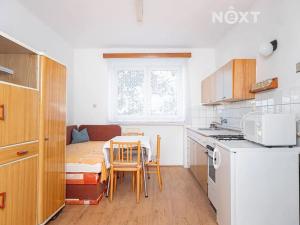 Prodej bytu 2+1, Chvaletice, Dukelská, 52 m2