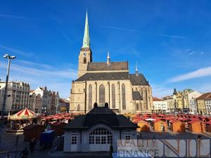 Pronájem obchodního prostoru, Plzeň, náměstí Republiky, 78 m2