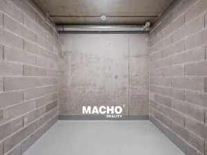 Pronájem garážového stání, Praha, Michelská, 17 m2