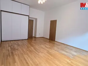 Prodej bytu 2+1, Ostrava - Moravská Ostrava, Veleslavínova, 68 m2