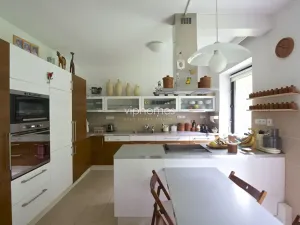 Pronájem vily, Praha - Kunratice, Ke hrádku, 417 m2