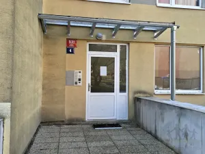 Prodej bytu 3+1, Praha - Troja, Krosenská, 68 m2