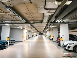Prodej garážového stání, Praha - Vysočany, Poděbradská, 13 m2
