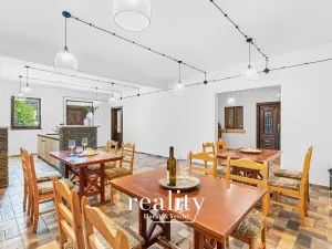 Prodej apartmánu, Perná, 205 m2