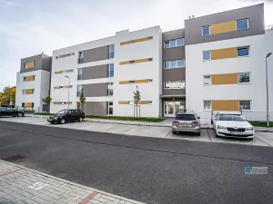 Prodej bytu 2+kk, Unhošť, U Parketárny, 60 m2