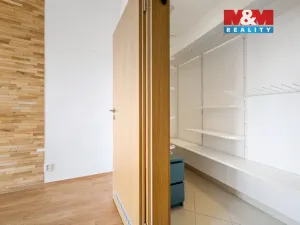 Pronájem bytu 2+kk, Praha - Hloubětín, Nademlejnská, 49 m2