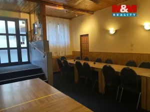 Pronájem obchodního prostoru, Opočno, Charouzova, 200 m2