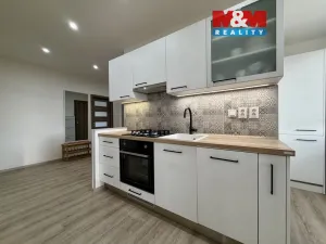 Prodej bytu 3+1, Klášterec nad Ohří, Na Vyhlídce, 66 m2