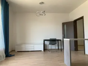 Pronájem bytu 1+kk, Praha - Hloubětín, Laponská, 37 m2