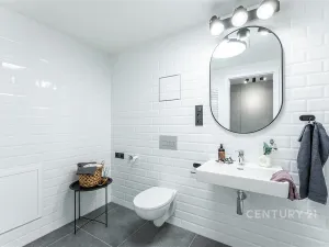 Pronájem bytu 1+kk, Praha, Kolbenova, 40 m2