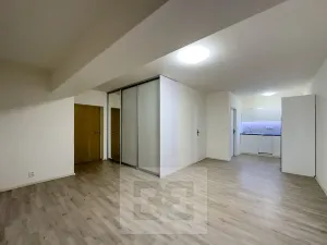Pronájem bytu 2+kk, Praha - Hostavice, Jakubovská, 39 m2