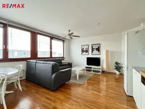 Pronájem bytu 2+kk, Praha - Vršovice, Ruská, 57 m2