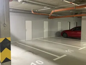 Pronájem garážového stání, Olomouc, Eduarda Hamburgera, 13 m2