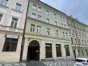 Pronájem garážového stání, Praha - Vinohrady, Rybalkova, 20 m2