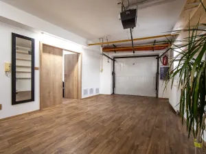 Prodej obchodního prostoru, Praha - Hlubočepy, Hlubočepská, 156 m2