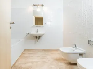 Pronájem bytu 3+kk, Praha - Vysočany, Podnádražní, 100 m2