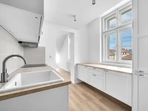 Pronájem bytu 2+1, Praha - Smíchov, Grafická, 64 m2