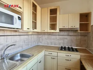 Pronájem bytu 2+1, Praha - Malešice, Káranská, 53 m2