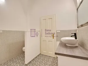 Pronájem bytu 2+1, Jindřichův Hradec, nám. Míru, 71 m2