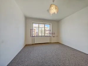 Pronájem bytu 2+1, Jindřichův Hradec, Tovární, 56 m2