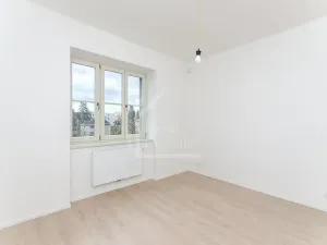 Pronájem bytu 2+1, Praha - Smíchov, Na pláni, 68 m2