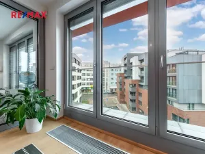 Pronájem bytu 2+kk, Praha - Libeň, Vojenova, 62 m2