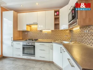 Prodej bytu 3+1, Praha - Letňany, Křivoklátská, 66 m2