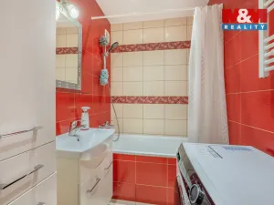 Prodej bytu 3+1, Praha - Letňany, Křivoklátská, 66 m2