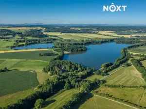 Prodej komerční nemovitosti, Buzice, 1800 m2