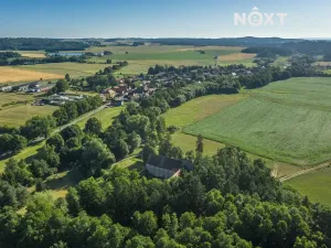 Prodej komerční nemovitosti, Buzice, 1800 m2