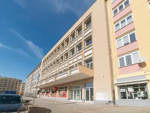 Pronájem obchodního prostoru, Praha - Vršovice, Kubánské náměstí, 112 m2